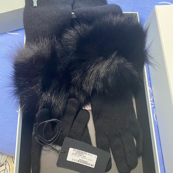Ysl glove - Picture 2 of 4